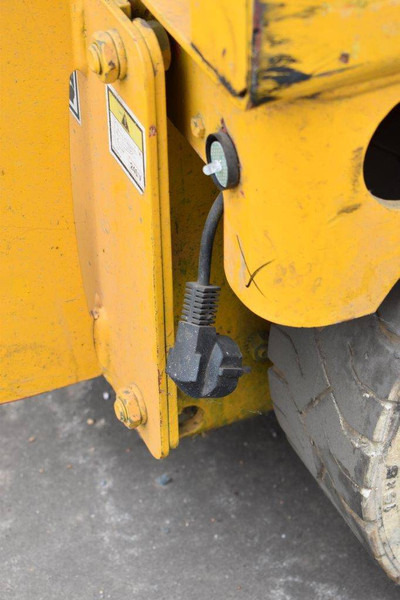 Haulotte Compact 8 - Lift u obliku makaza: slika 4 Haulotte Compact 8 - Lift u obliku makaza: slika 4
