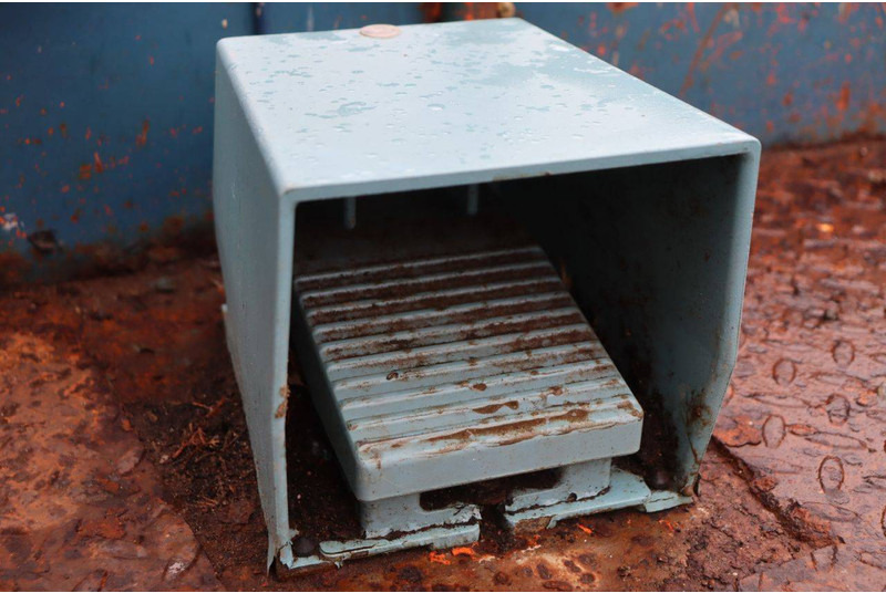 Teleskopska platforma Hitachi HX140B: slika 19 Teleskopska platforma Hitachi HX140B: slika 19