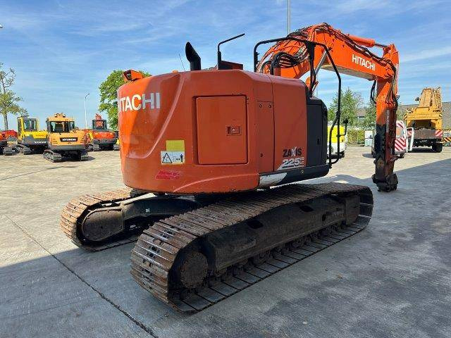 Hitachi ZX225USLC-6 - Bager guseničar: slika 4 Hitachi ZX225USLC-6 - Bager guseničar: slika 4