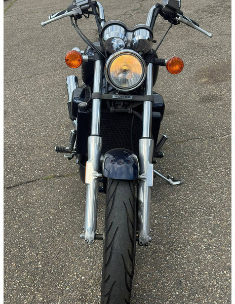 Honda Magna VF750C - Motocikl: slika 3 Honda Magna VF750C - Motocikl: slika 3