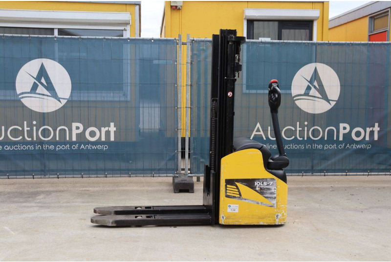 Hyundai 10 LS-7 - Slagač: slika 1 Hyundai 10 LS-7 - Slagač: slika 1