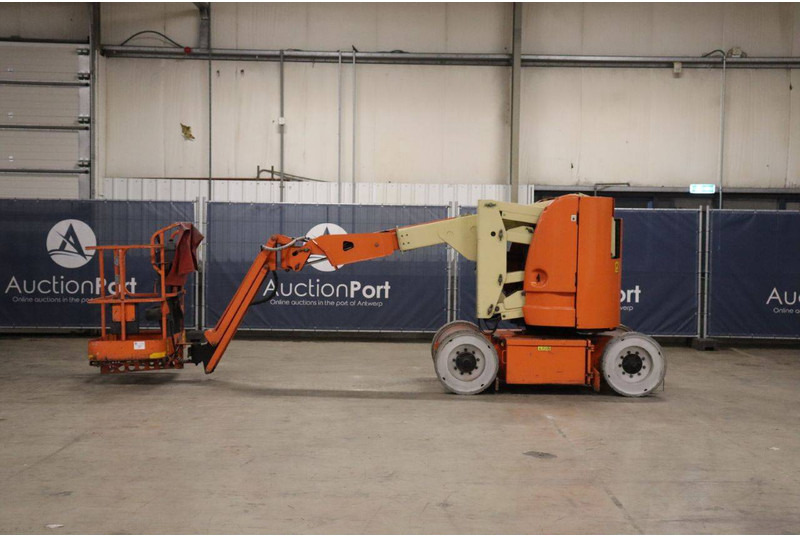 JLG E300AJP - Zglobna platforma: slika 2 JLG E300AJP - Zglobna platforma: slika 2