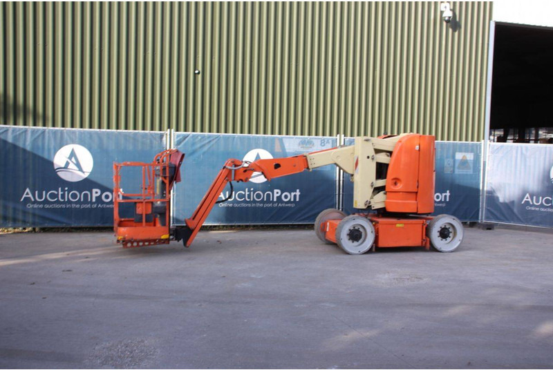 JLG E300AJP - Zglobna platforma: slika 1 JLG E300AJP - Zglobna platforma: slika 1