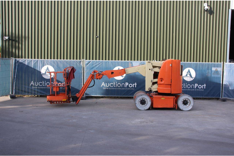 JLG E300AJP - Zglobna platforma: slika 2 JLG E300AJP - Zglobna platforma: slika 2