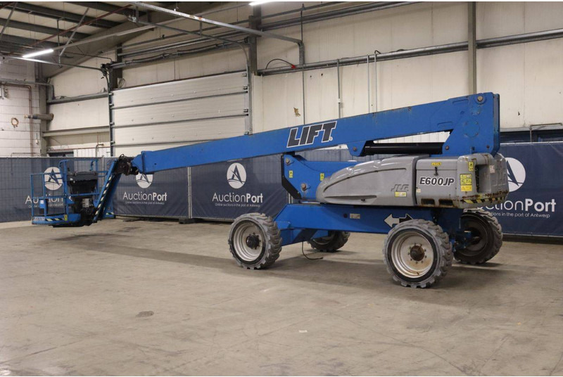 JLG E600JP - Teleskopska platforma: slika 4 JLG E600JP - Teleskopska platforma: slika 4