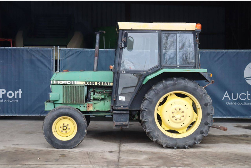 John Deere 1040 - Traktor: slika 2 John Deere 1040 - Traktor: slika 2