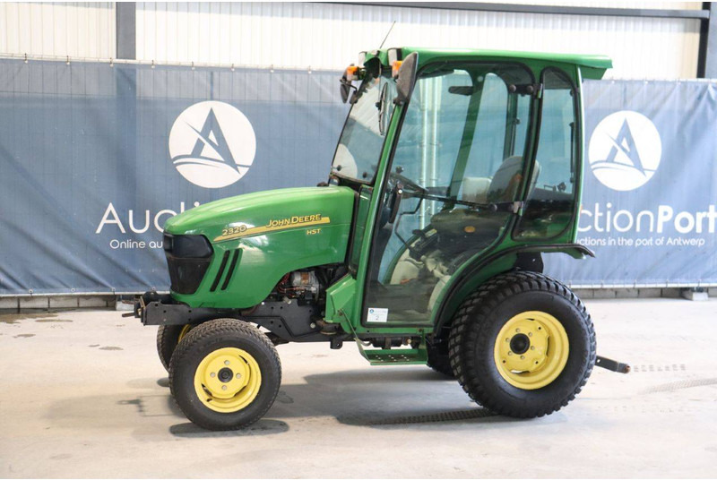 John Deere 2320 - Traktor: slika 1 John Deere 2320 - Traktor: slika 1
