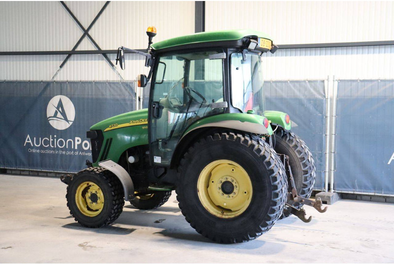 John Deere 4720 - Traktor: slika 3 John Deere 4720 - Traktor: slika 3