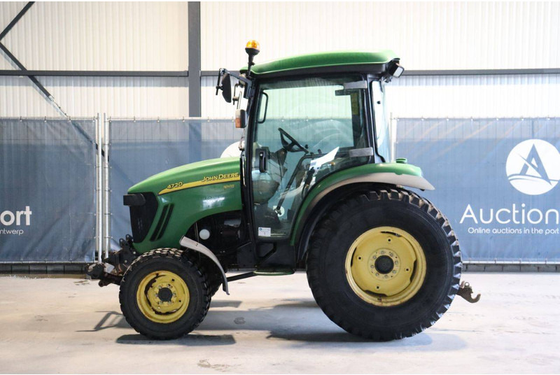 John Deere 4720 - Traktor: slika 2 John Deere 4720 - Traktor: slika 2