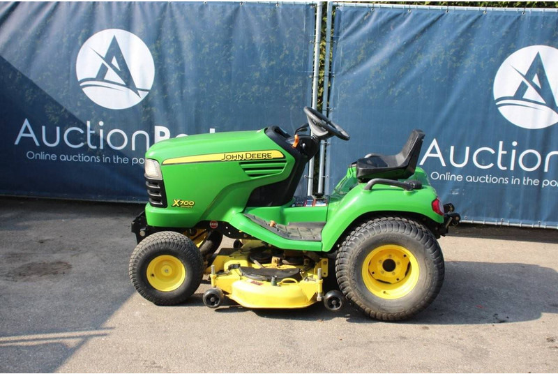 John Deere M700 - Baštenska kosačica: slika 2 John Deere M700 - Baštenska kosačica: slika 2
