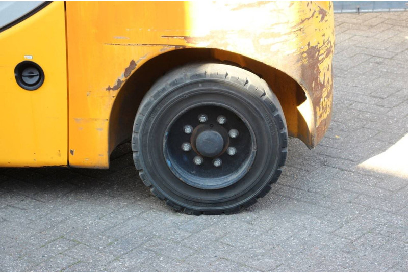 Dizel viljuškar Jungheinrich DFG 545s: slika 15