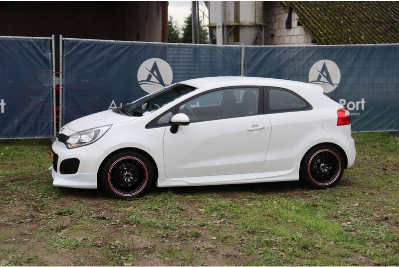 Kia Rio - Limuzina: slika 1 Kia Rio - Limuzina: slika 1