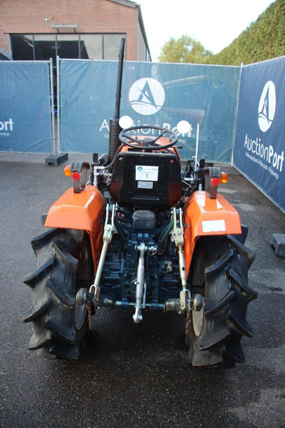 Kubota B1500DT - Traktor: slika 4 Kubota B1500DT - Traktor: slika 4