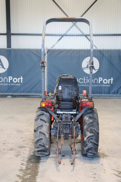 Kubota B2420 - Traktor: slika 5 Kubota B2420 - Traktor: slika 5
