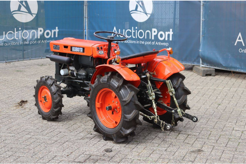 Kubota B7000 - Traktor: slika 4 Kubota B7000 - Traktor: slika 4