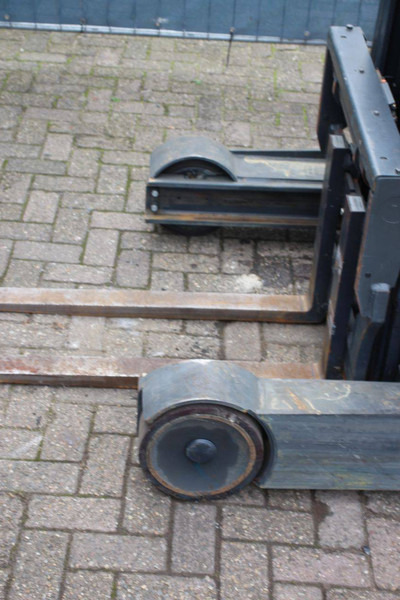 Regalni viljuškar Linde R14-01: slika 13 Regalni viljuškar Linde R14-01: slika 13