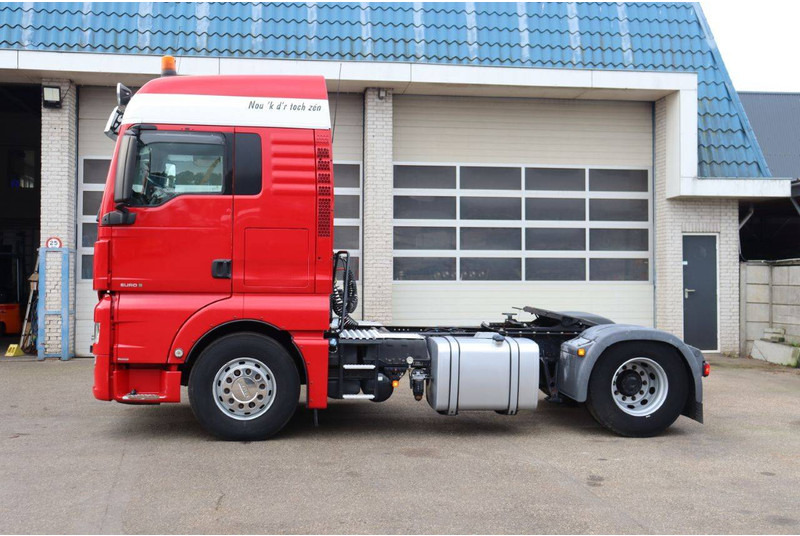 MAN TGX - Kamion sa golom šasijom i zatvorenom kabinom: slika 2 MAN TGX - Kamion sa golom šasijom i zatvorenom kabinom: slika 2