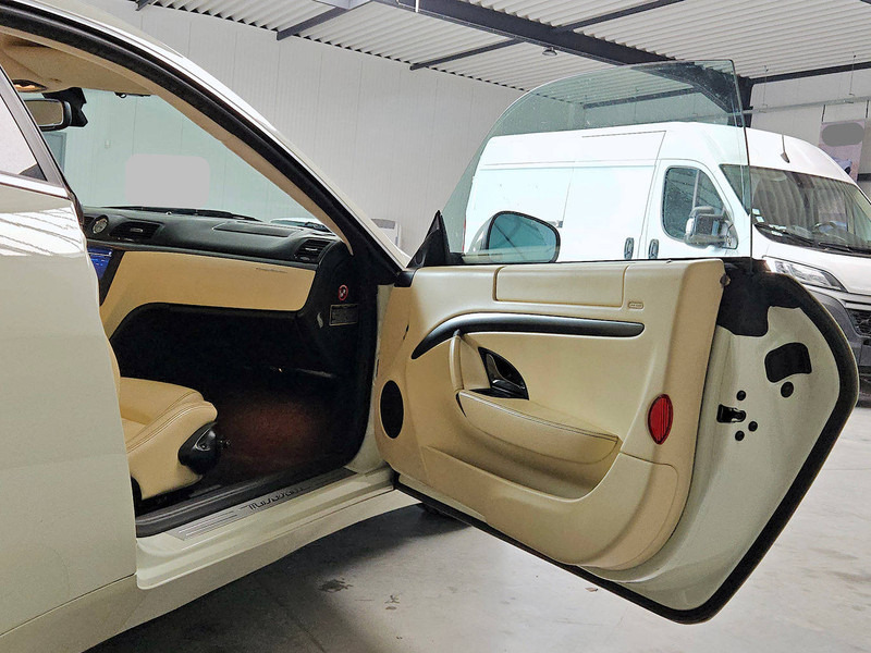 Limuzina Maserati GranTurismo (I): slika 11