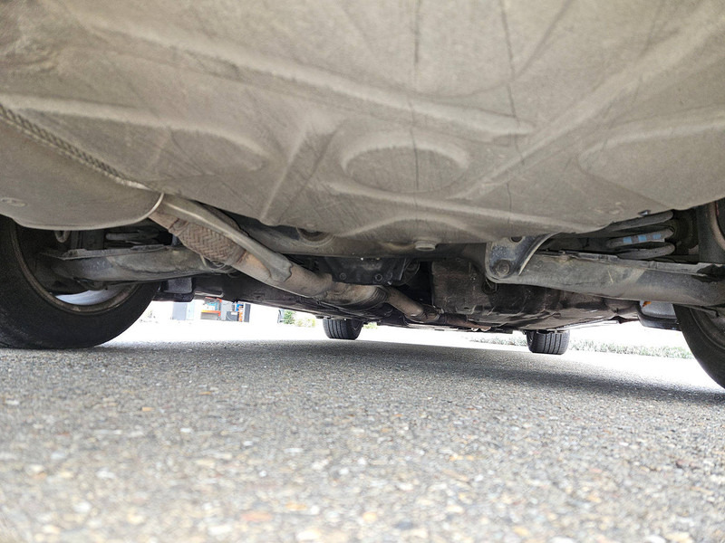 Limuzina Mercedes-Benz E-Klasse (W210) _ 300 D Automatic: slika 10