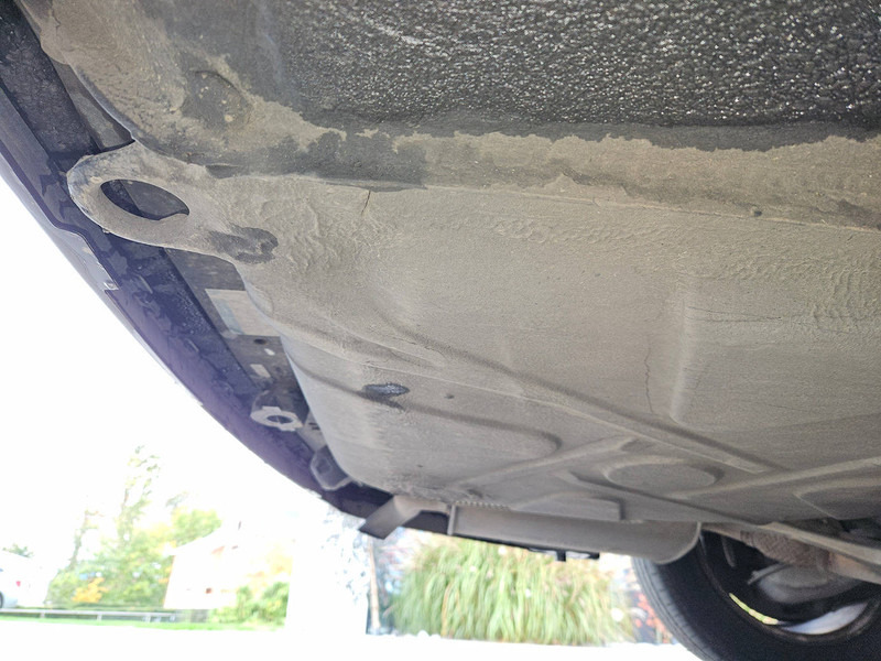 Limuzina Mercedes-Benz E-Klasse (W210) _ 300 D Automatic: slika 9