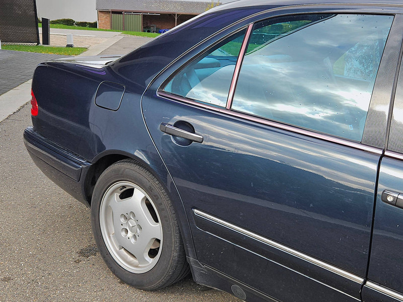 Limuzina Mercedes-Benz E-Klasse (W210) _ 300 D Automatic: slika 6