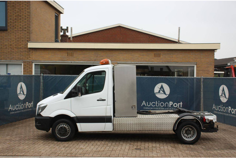Mercedes-Benz Sprinter - Kamion sa golom šasijom i zatvorenom kabinom: slika 2 Mercedes-Benz Sprinter - Kamion sa golom šasijom i zatvorenom kabinom: slika 2