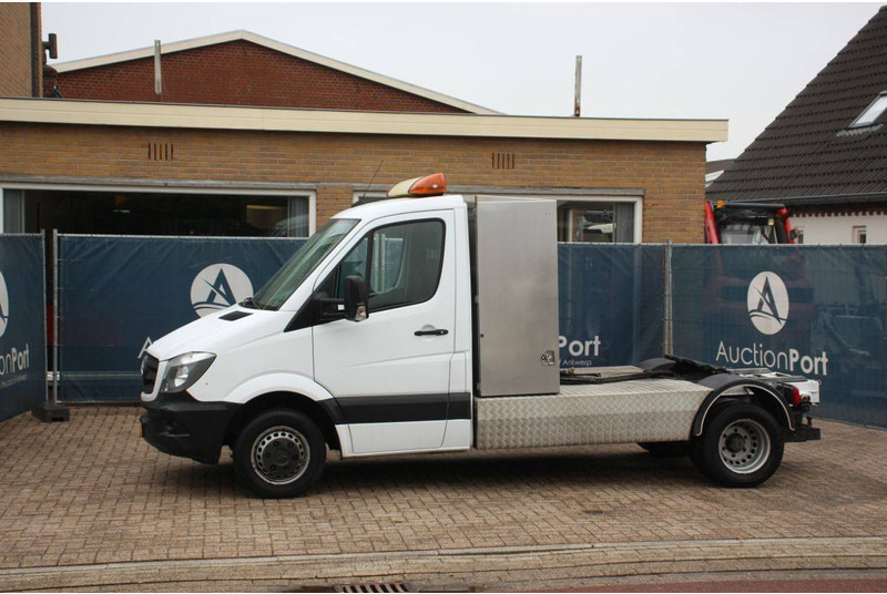 Mercedes-Benz Sprinter - Kamion sa golom šasijom i zatvorenom kabinom: slika 1 Mercedes-Benz Sprinter - Kamion sa golom šasijom i zatvorenom kabinom: slika 1