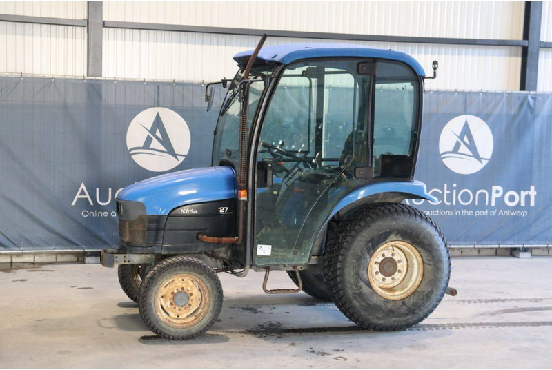 New Holland TC27D - Traktor: slika 1 New Holland TC27D - Traktor: slika 1