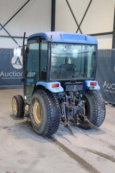 New Holland TC27D - Traktor: slika 4 New Holland TC27D - Traktor: slika 4