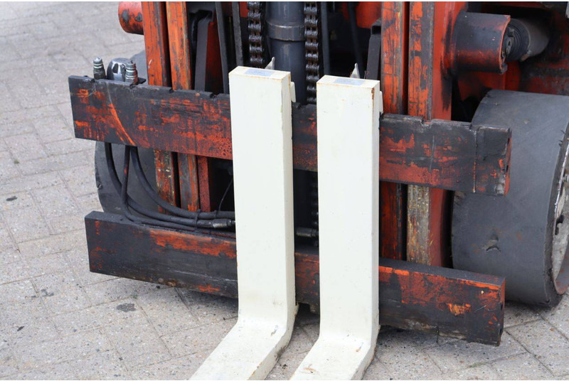 Gasni viljuškar Nissan KCUGH02F350: slika 12 Gasni viljuškar Nissan KCUGH02F350: slika 12