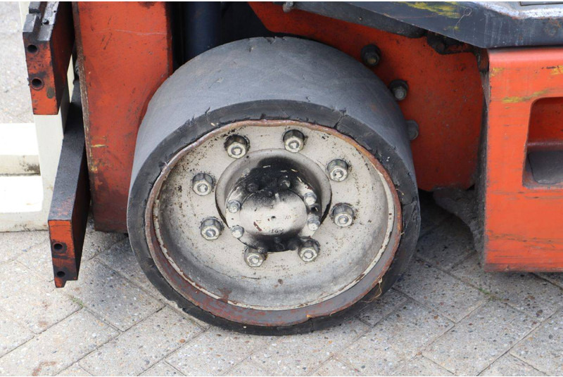 Gasni viljuškar Nissan KCUGH02F350: slika 15 Gasni viljuškar Nissan KCUGH02F350: slika 15