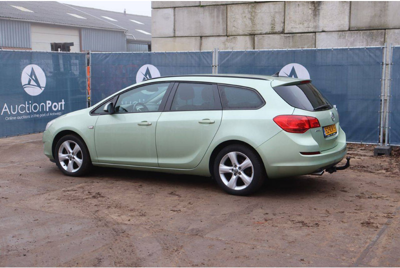 Opel Astra Sports Tourer - Automobil: slika 4 Opel Astra Sports Tourer - Automobil: slika 4