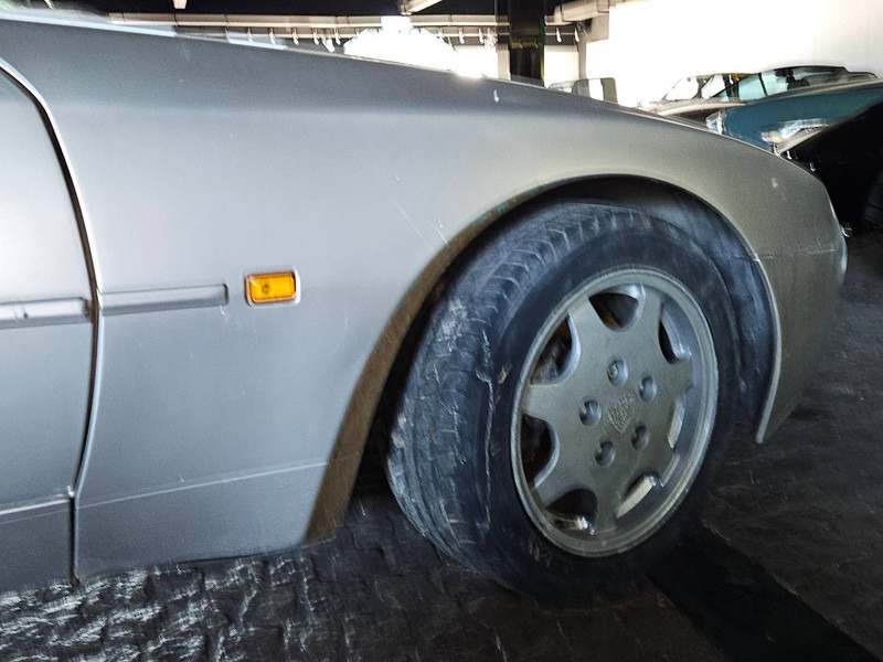 Limuzina Porsche 944 Turbo: slika 7