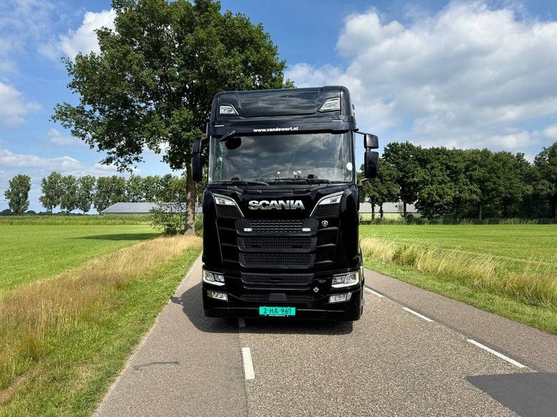 Scania S520 - Kamion sa golom šasijom i zatvorenom kabinom: slika 4 Scania S520 - Kamion sa golom šasijom i zatvorenom kabinom: slika 4