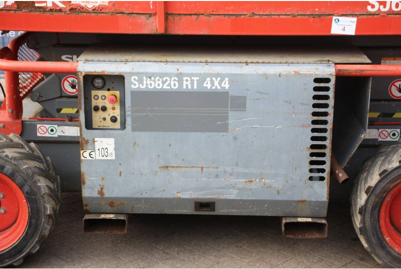 Lift u obliku makaza Skyjack SJ6826 RT 4x4: slika 11