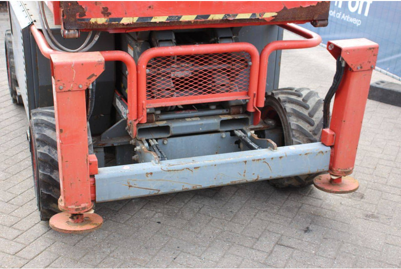 Lift u obliku makaza Skyjack SJ6826 RT 4x4: slika 20