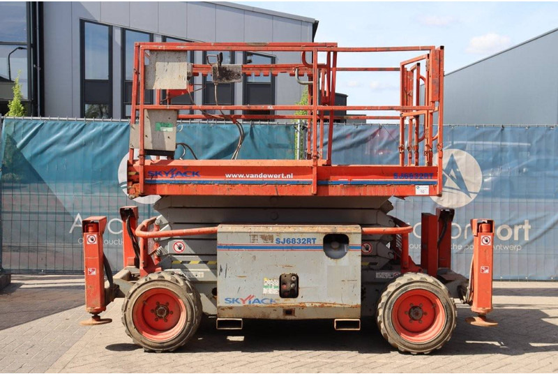Skyjack SJ6832RT - Lift u obliku makaza: slika 2 Skyjack SJ6832RT - Lift u obliku makaza: slika 2