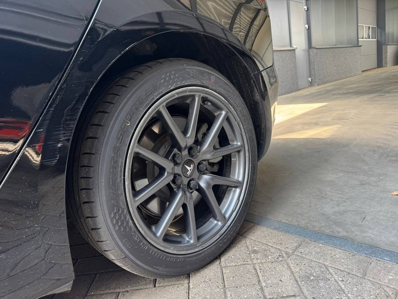 Limuzina Tesla Model 3: slika 8