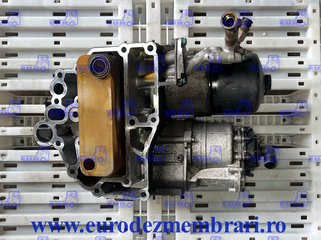 CARCASA FILTRU ULEI + TERMOFLOT + FILTRU CENTRIFUGAL MAN TGX D3876 51.05000.7176, 51.05601.7182, 51.01804.7052 - Filter za ulje za Kamion: slika 1 CARCASA FILTRU ULEI + TERMOFLOT + FILTRU CENTRIFUGAL MAN TGX D3876 51.05000.7176, 51.05601.7182, 51.01804.7052 - Filter za ulje za Kamion: slika 1