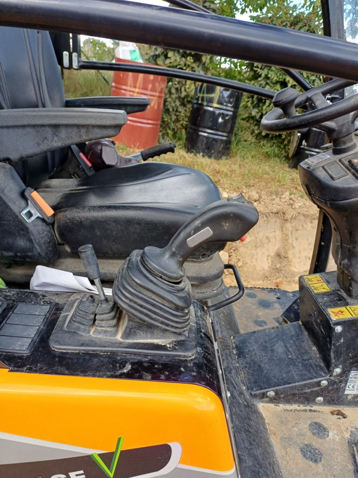Giant G2500 HD - Mini utovarivač: slika 5 Giant G2500 HD - Mini utovarivač: slika 5