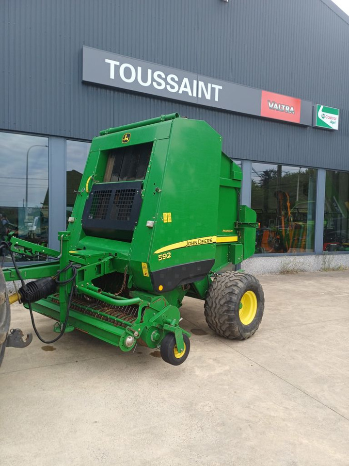 John Deere 592 ROTOFLOW - Balirka za okrugle bale: slika 1 John Deere 592 ROTOFLOW - Balirka za okrugle bale: slika 1