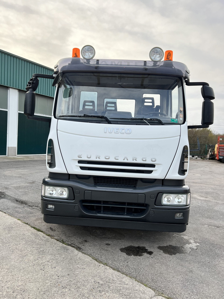 IVECO 300 EN CHASIS - Kamion sa golom šasijom i zatvorenom kabinom: slika 2 IVECO 300 EN CHASIS - Kamion sa golom šasijom i zatvorenom kabinom: slika 2