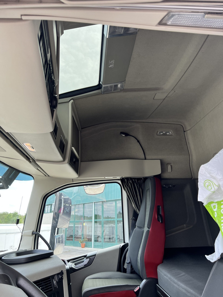 Camion Volvo 540 en chasis con retarder - Kamion sa golom šasijom i zatvorenom kabinom: slika 5 Camion Volvo 540 en chasis con retarder - Kamion sa golom šasijom i zatvorenom kabinom: slika 5