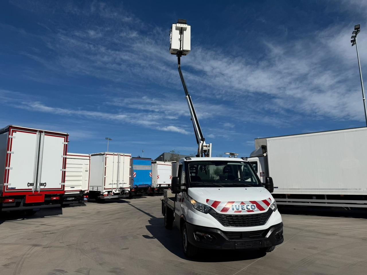 IVECO 35S14 Daily E6 (Basket) - Vazdušna platforma montirana na kamion: slika 4 IVECO 35S14 Daily E6 (Basket) - Vazdušna platforma montirana na kamion: slika 4