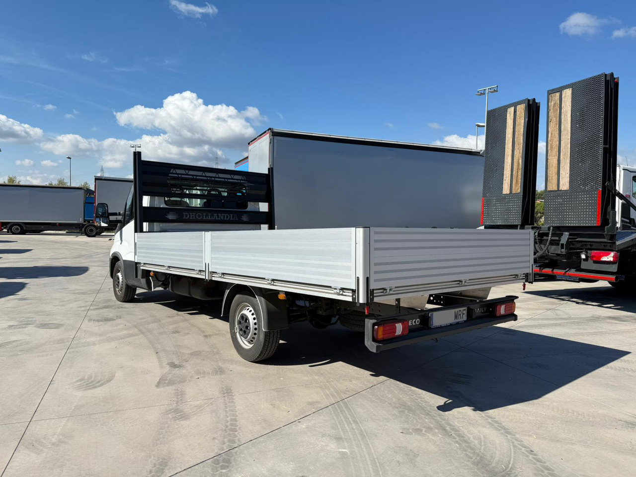 IVECO 35S16 Daily E6 (Open Box) - Dostavno vozilo s ravnom platformom: slika 3 IVECO 35S16 Daily E6 (Open Box) - Dostavno vozilo s ravnom platformom: slika 3