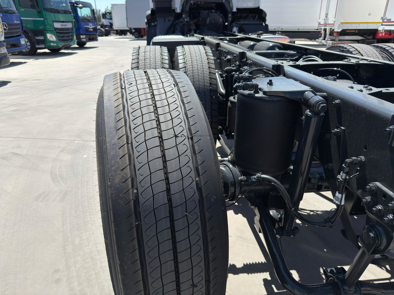 IVECO AD280X40 YPS ON X-WAY E6 (Chassis) - Kamion sa golom šasijom i zatvorenom kabinom: slika 5 IVECO AD280X40 YPS ON X-WAY E6 (Chassis) - Kamion sa golom šasijom i zatvorenom kabinom: slika 5