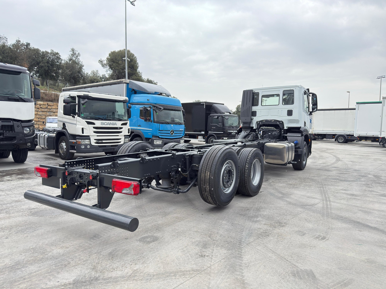 IVECO AD280X46 YPS ON X-Way E6 (Chassis) - Kamion sa golom šasijom i zatvorenom kabinom: slika 5 IVECO AD280X46 YPS ON X-Way E6 (Chassis) - Kamion sa golom šasijom i zatvorenom kabinom: slika 5
