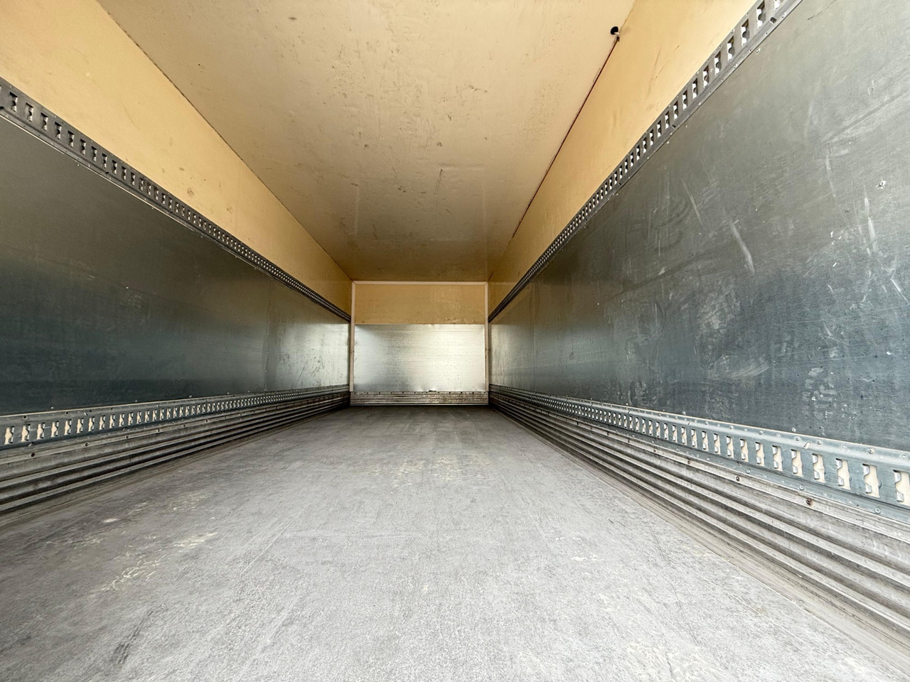 IVECO ML180E28P Eurocargo E5 (Isothermal) - Izotermički kamion: slika 5 IVECO ML180E28P Eurocargo E5 (Isothermal) - Izotermički kamion: slika 5