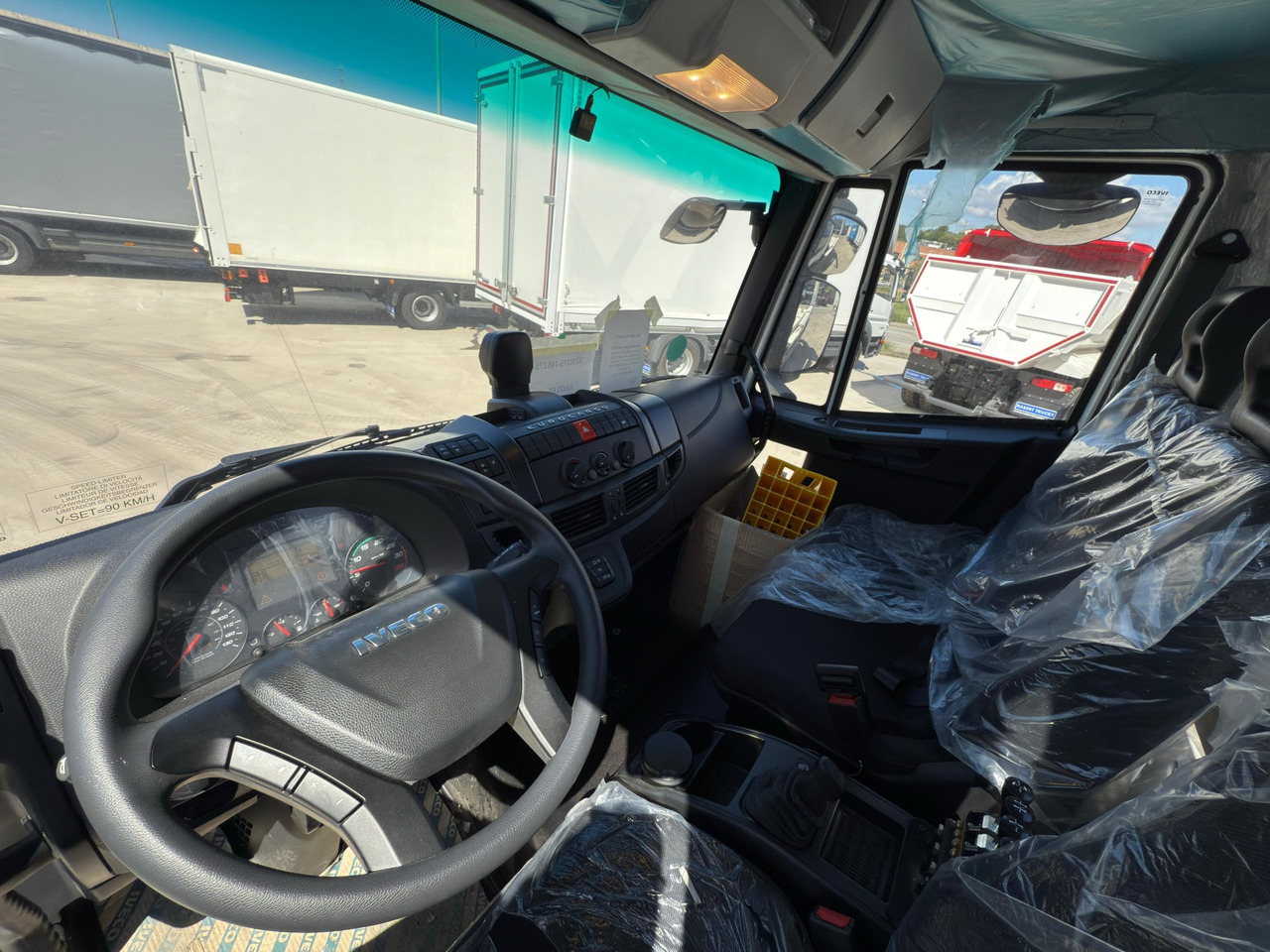 IVECO ML190E28L Eurocargo E6 (Track Equipment) - Kamion za utovaranje kontejnera: slika 5 IVECO ML190E28L Eurocargo E6 (Track Equipment) - Kamion za utovaranje kontejnera: slika 5