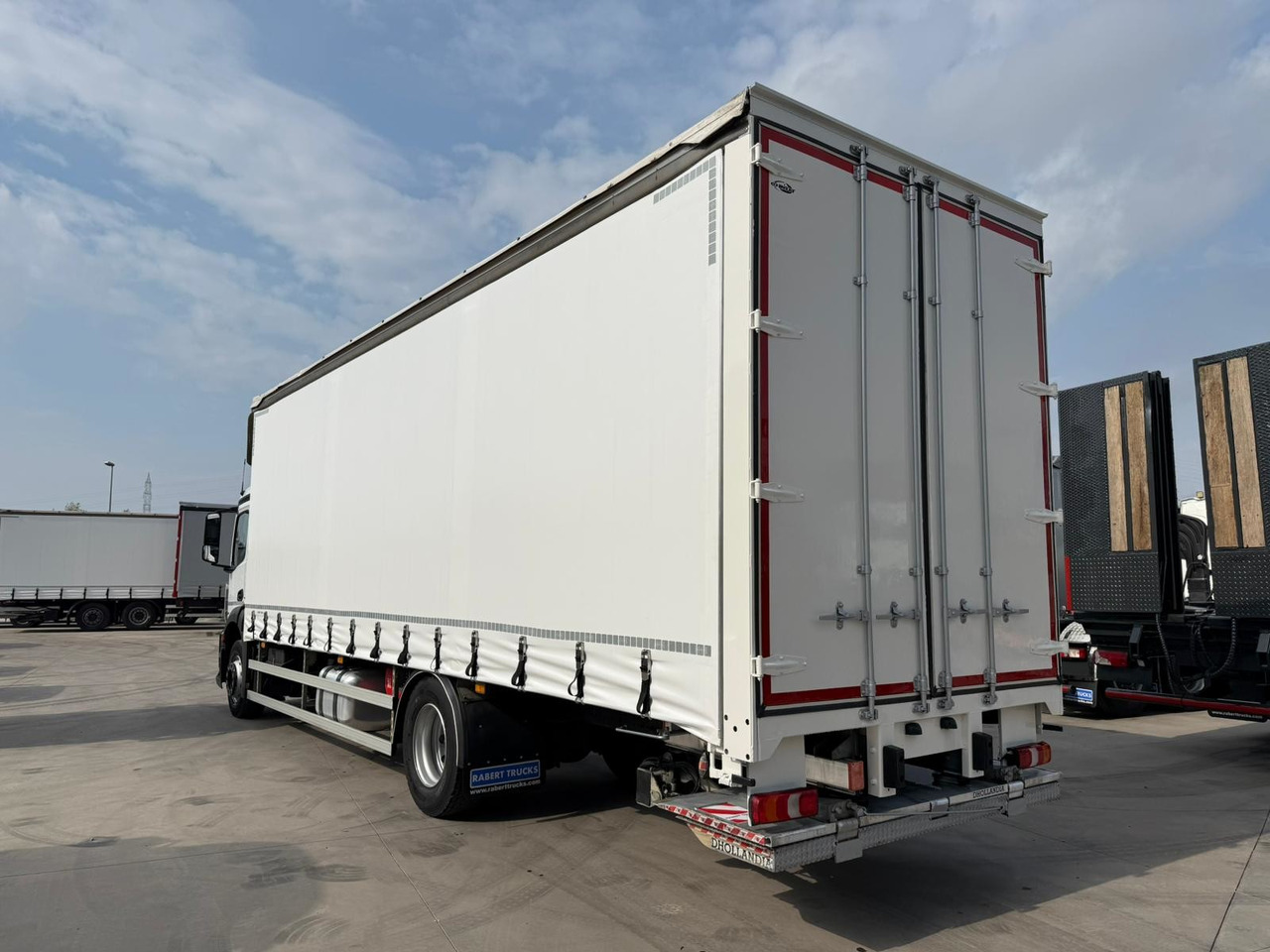 MERCEDES BENZ 18.27 Antos E6 (Tauliner) - Kamion sa ceradom: slika 4 MERCEDES BENZ 18.27 Antos E6 (Tauliner) - Kamion sa ceradom: slika 4